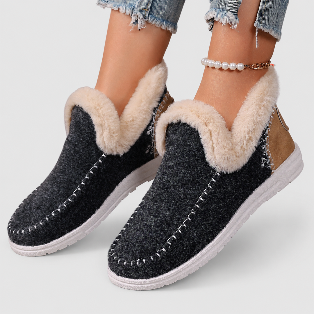 Ergonomic women's house slippers, combining orthopedic support with a non-slip design.