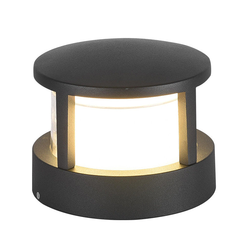 Contemporary square LED facade light, energy-efficient & durable outdoor lighting.