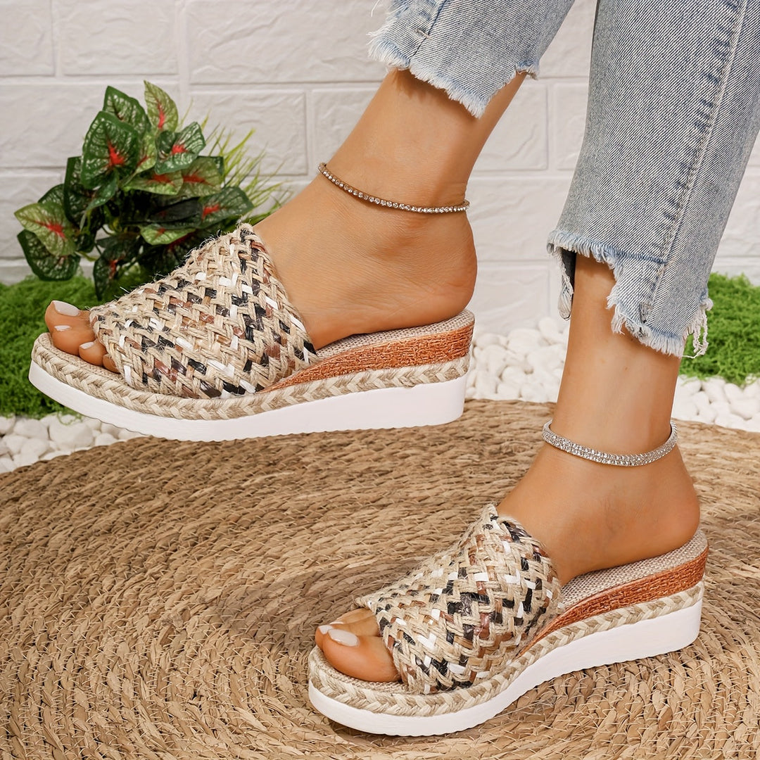 Elodie | Playful Charm, Everyday Comfort