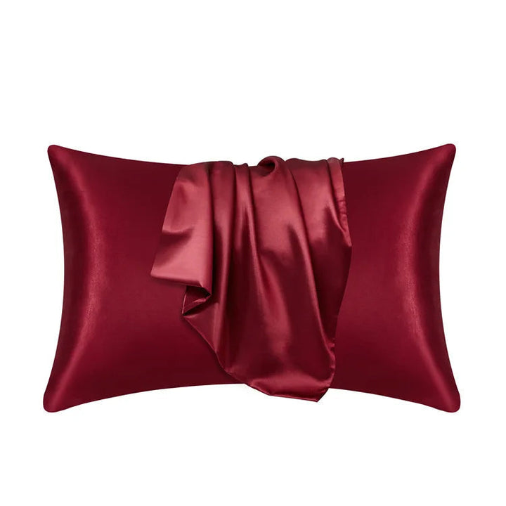 Elegant women's silk pillowcase in pure mulberry silk. Perfect for hair & skin care.