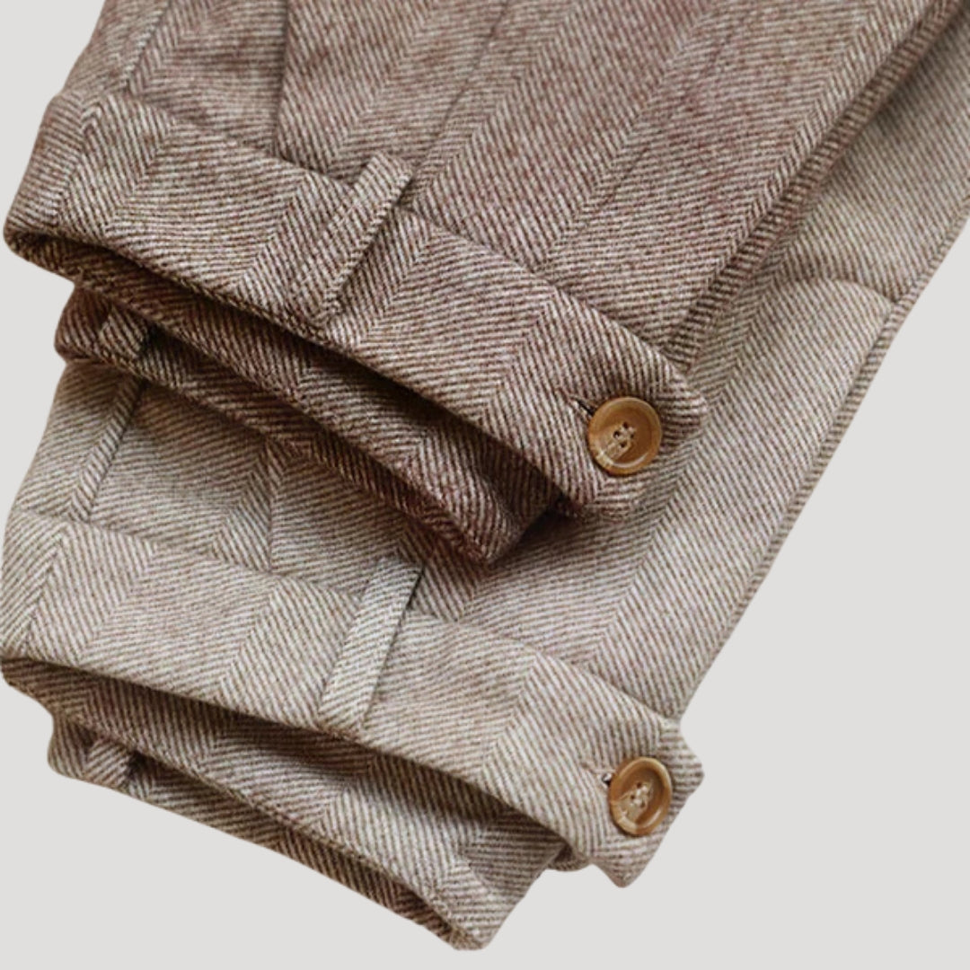 Gray men's modern tailored ankle-length trousers. Perfect for a modern office style or casual spring look.