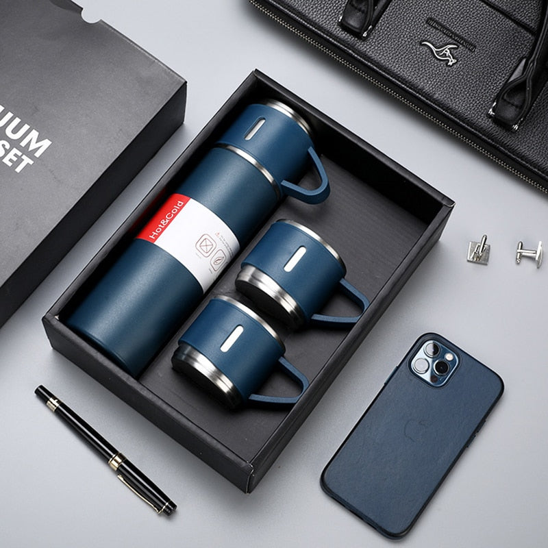 Portable drinkware: 12-hour insulated thermos flask with easy-to-use cup lid.