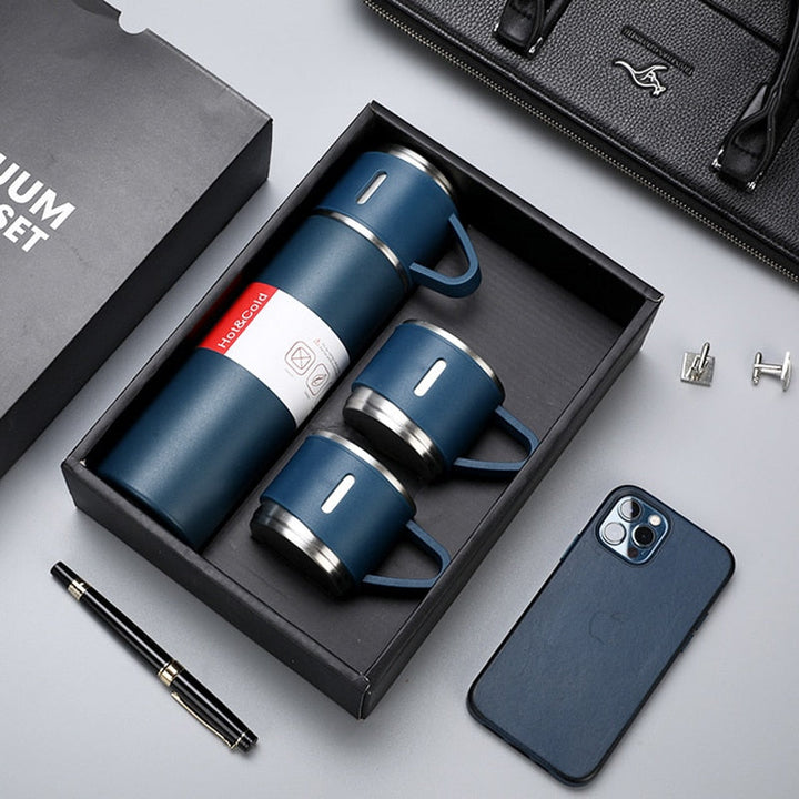Portable drinkware: 12-hour insulated thermos flask with easy-to-use cup lid.