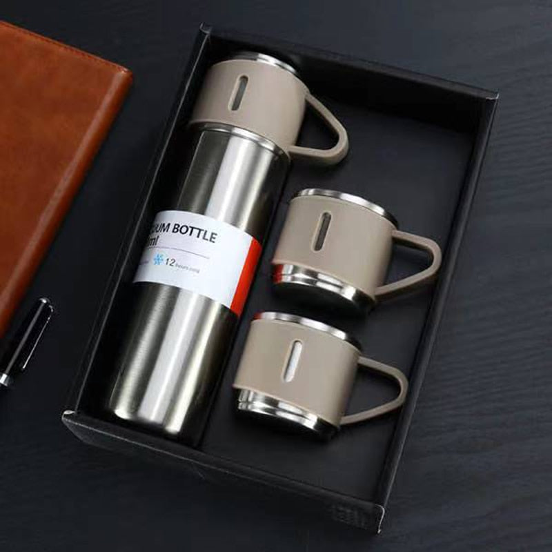 Commuter essential: Stay refreshed with this 12-hour thermos flask and cup lid.
