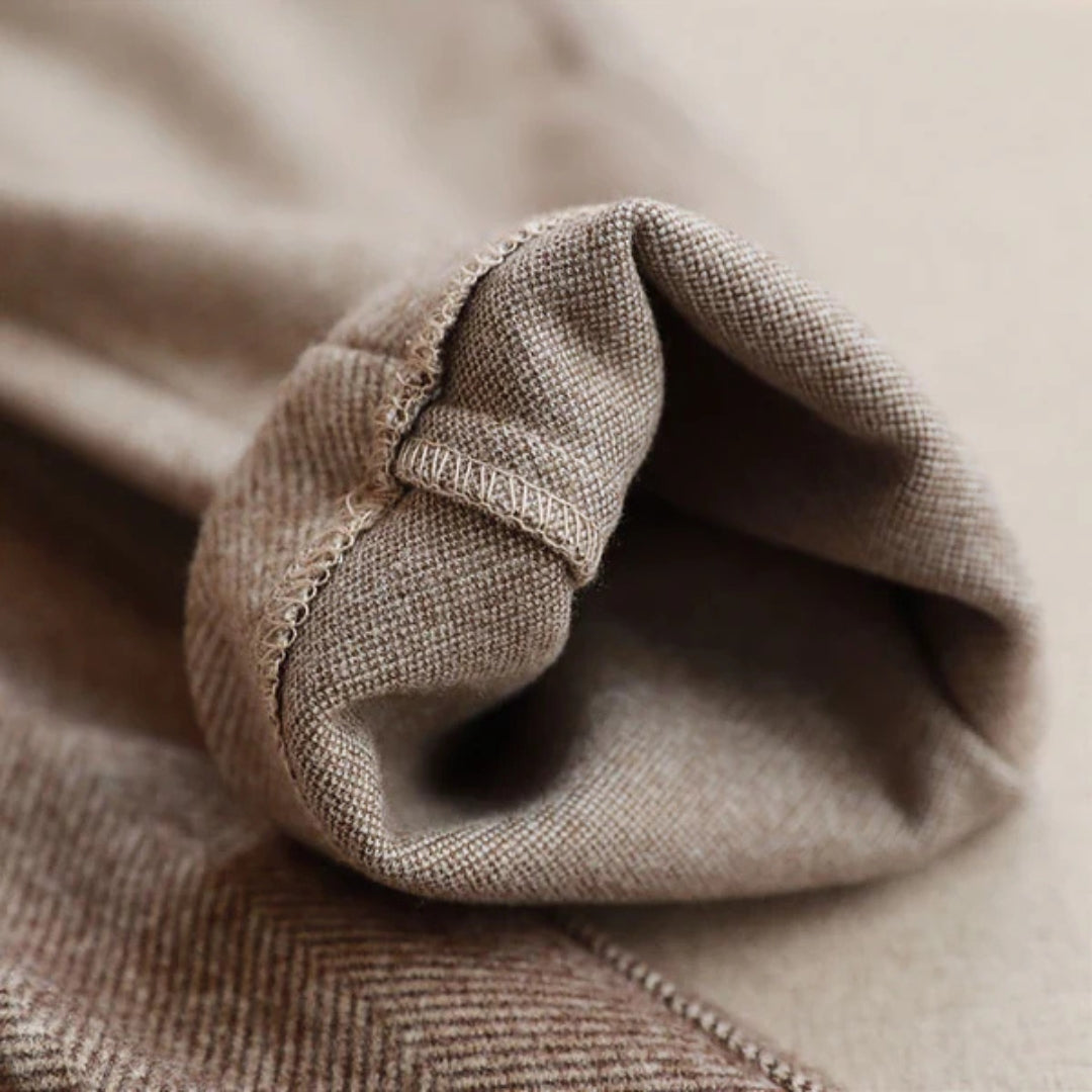 Modern tailored men's ankle-length trousers in a comfortable fit. Great for versatile smart casual & office wear.