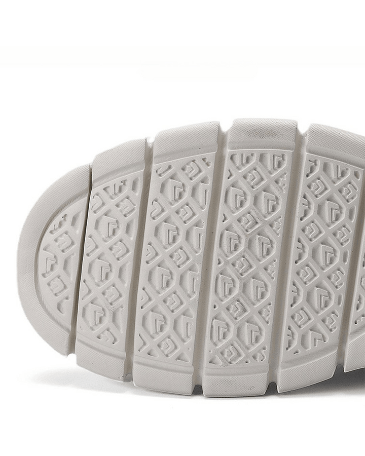 Breathable men's lightweight sneakers, perfect for active daily use and casual wear.