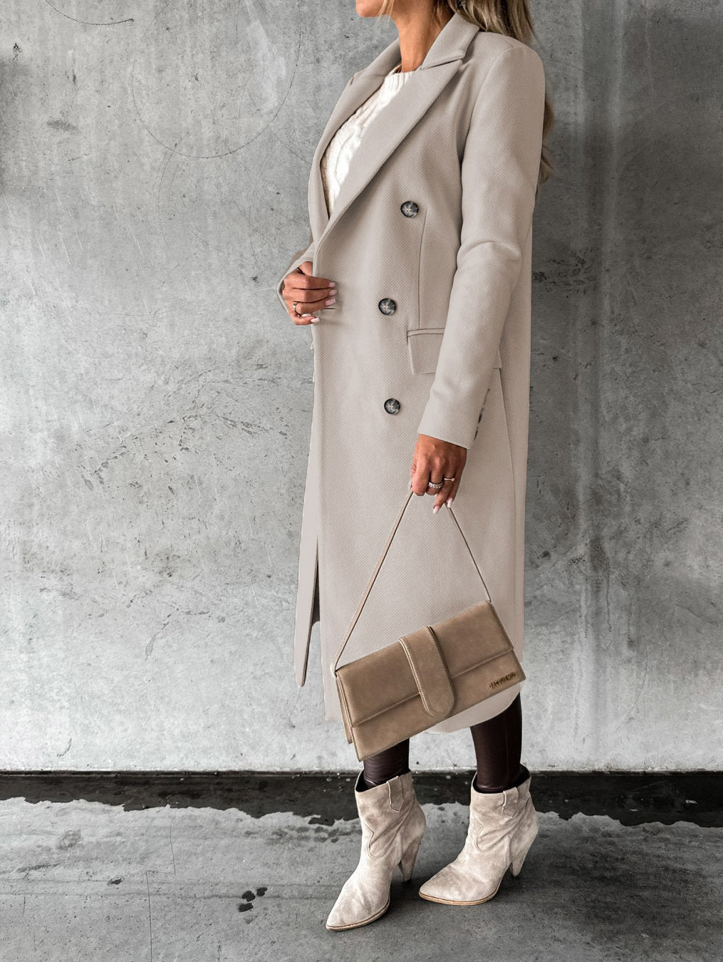 Versatile women's classic black lightweight jacket, perfect for elegant layering and comfortable all-season wear.