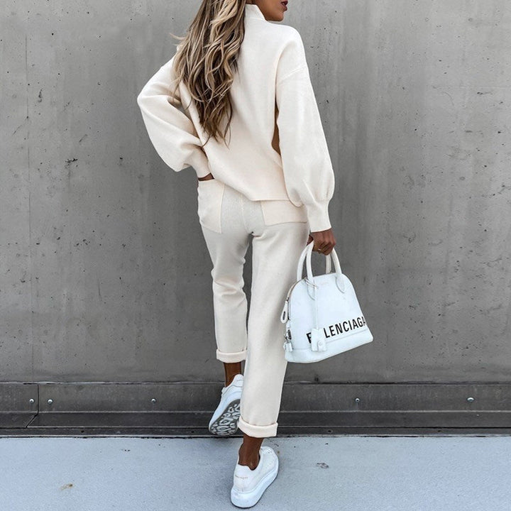 Premium women's comfort tracksuit, designed for stylish casual wear and active lifestyles.