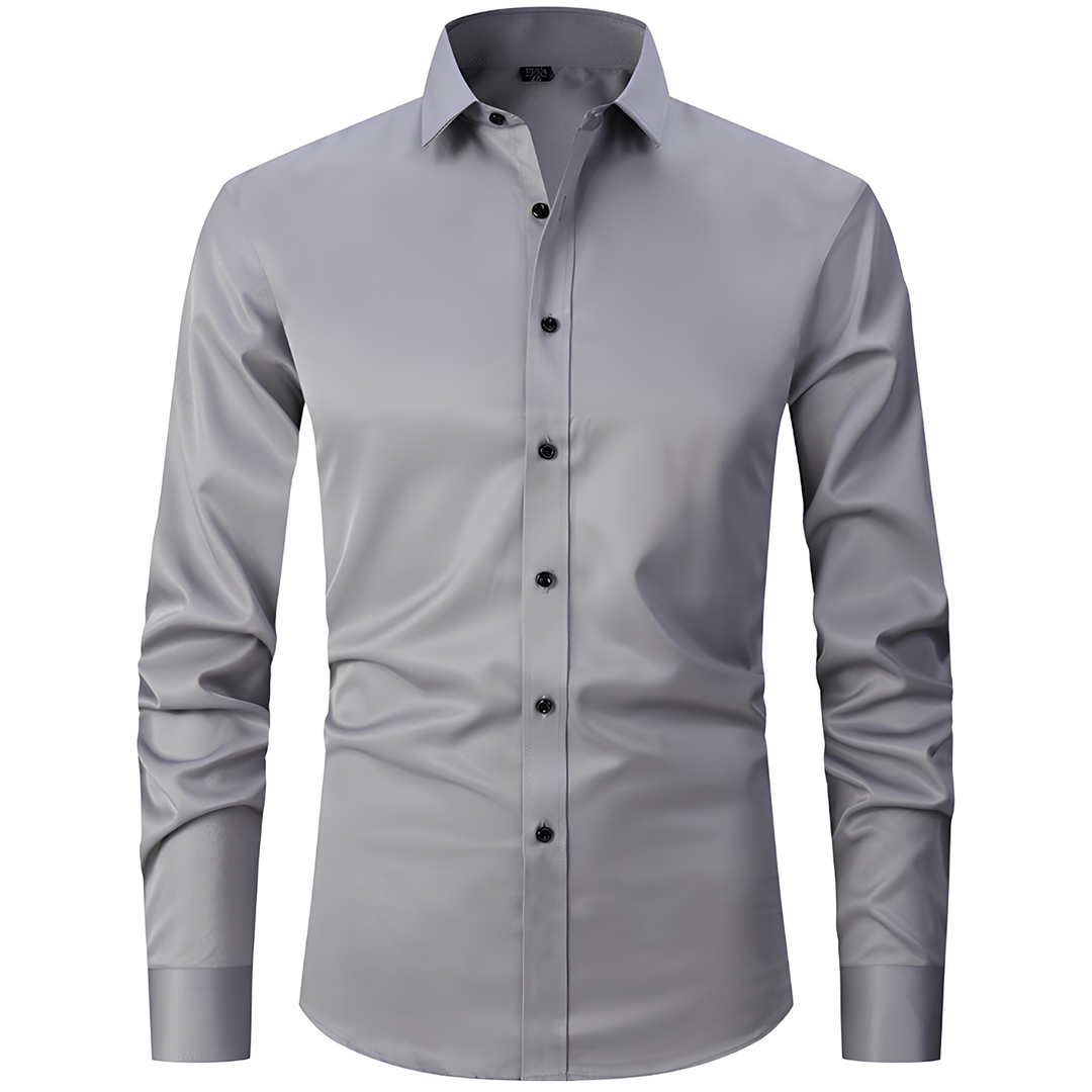 Stylish men's classic fit long sleeve button down shirt, ideal for autumn fashion.