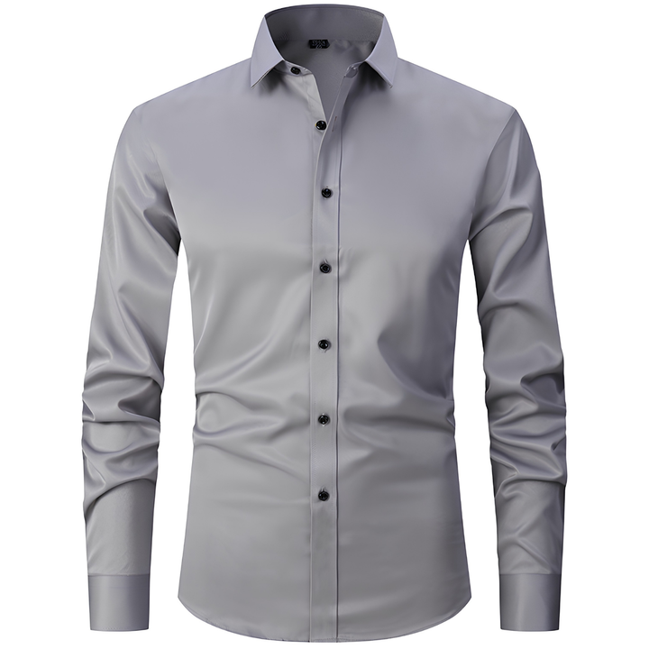 Stylish men's classic fit long sleeve button down shirt, ideal for autumn fashion.