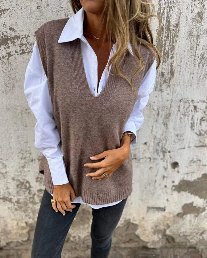 Women's elegant knitted vest in a soft knit, perfect for stylish comfort and versatile layering in fall.