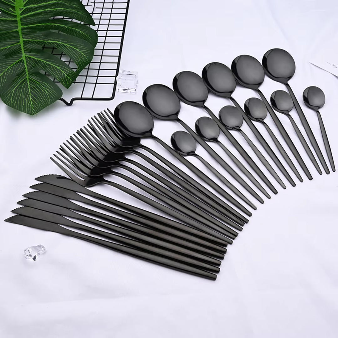 Complete 24-piece black cutlery set, ideal for 4 diners