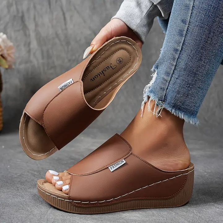 Comfortable women's walking shoes with advanced arch support & cushioning, designed for an active lifestyle.
