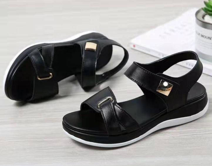 Women's comfortable wide-toe sandals with adjustable straps, ideal for all-day summer wear and wide feet.