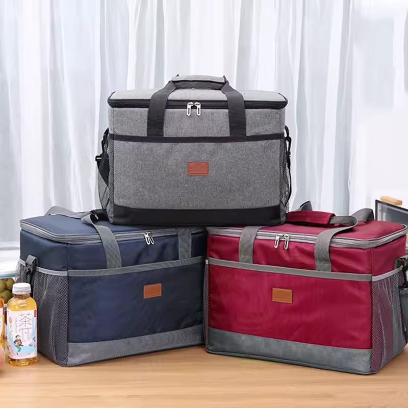 Spacious 33L insulated cooler bag, ideal for picnics, keeping food and drinks cold.