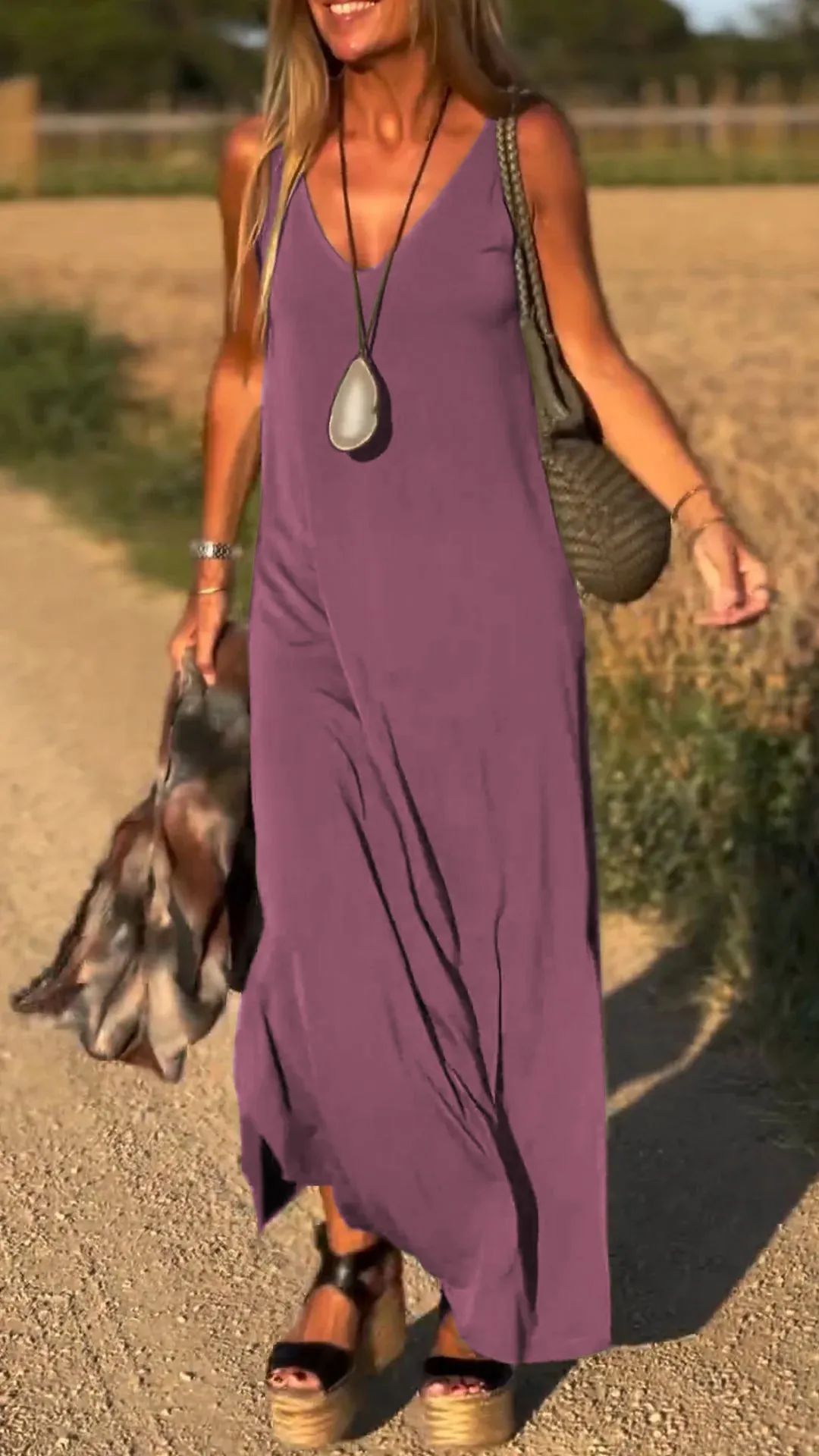 Chic women's summer maxi dress, sleeveless design with a wide waist for a flattering fit.