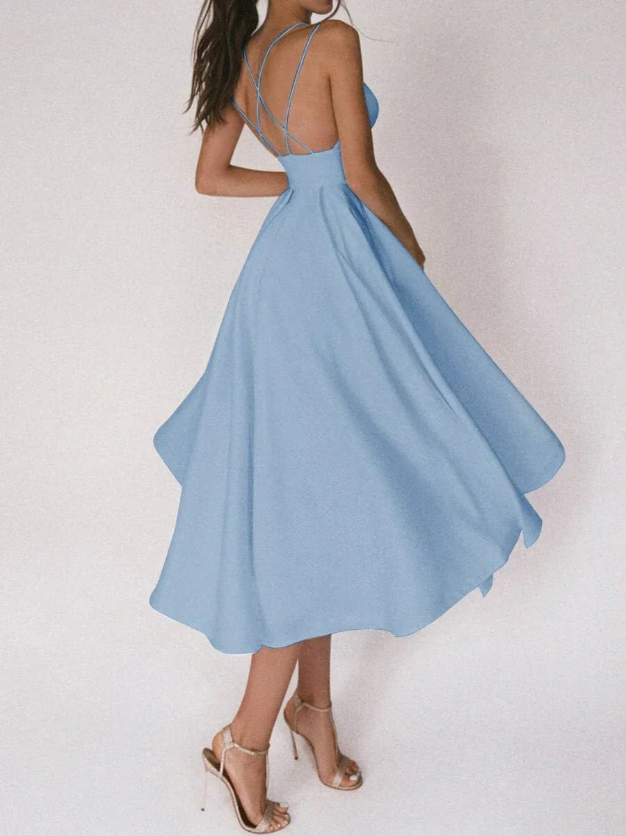 Stunning V-neck strapless prom dress for women, an elegant choice for dances & formal evening events.