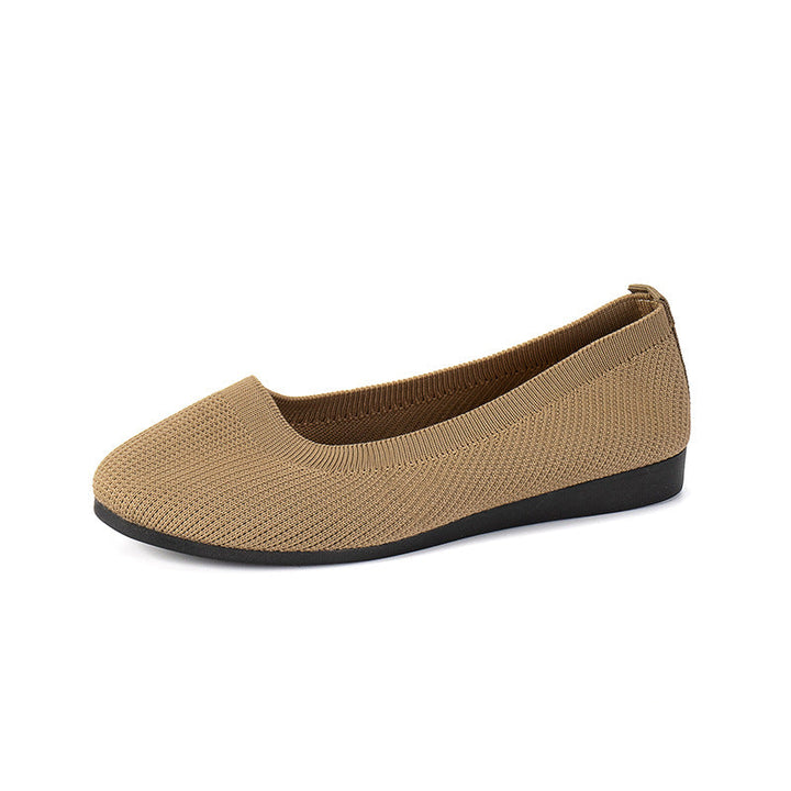 Everyday women's sneakers with non-slip sole, breathable material, orthopedic wide-fit comfort.