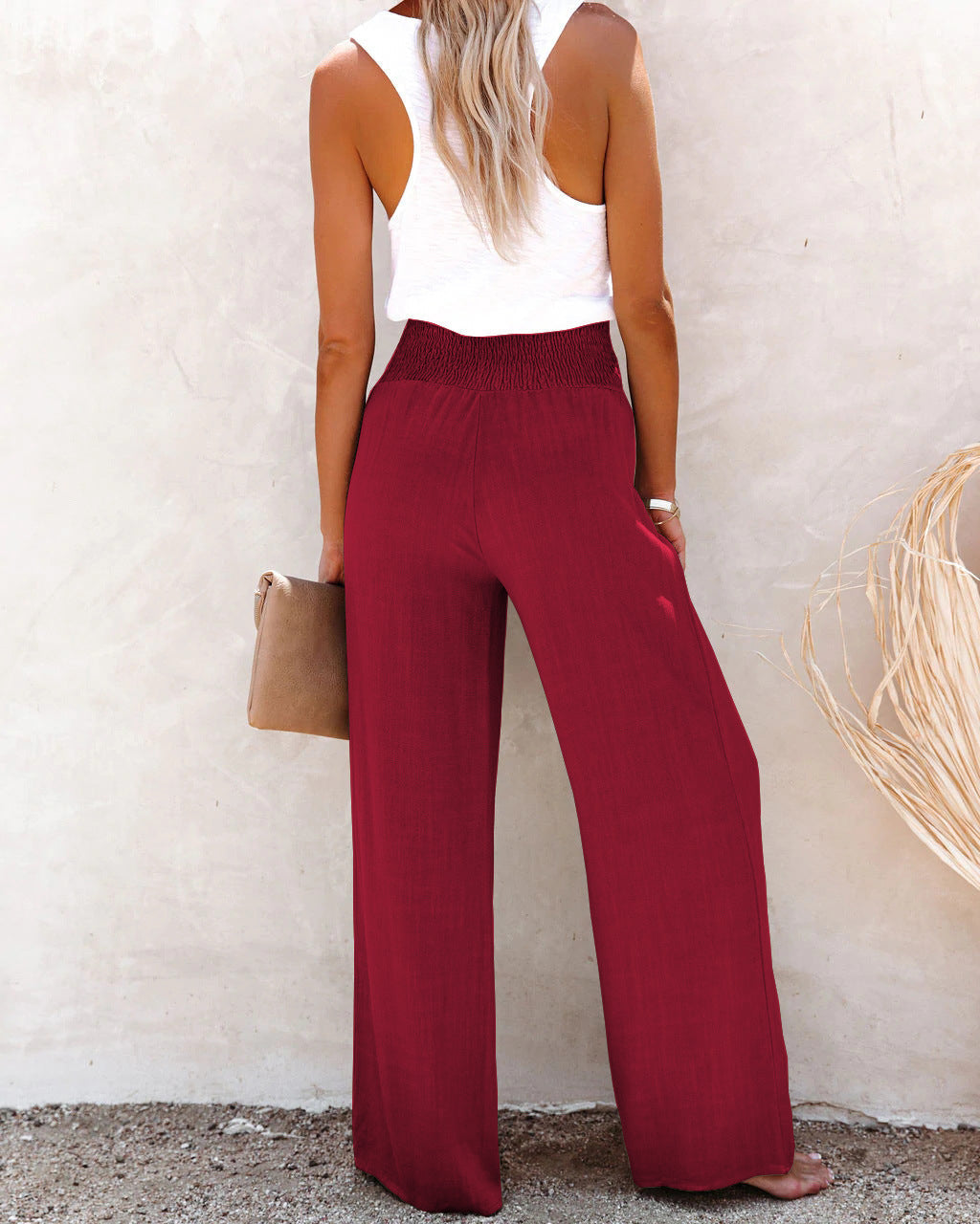Chic women's wide leg comfort pants with a high waist. Versatile for modern spring outfits.