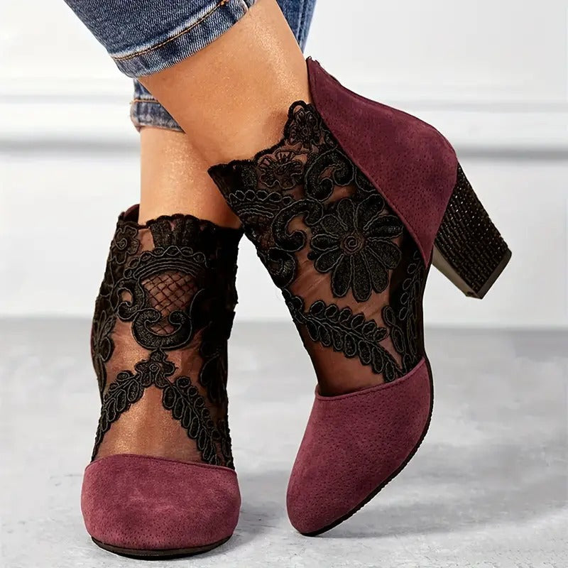Stunning red high heels for women, ideal as party heels, wedding shoes, or evening wear for special occasions.