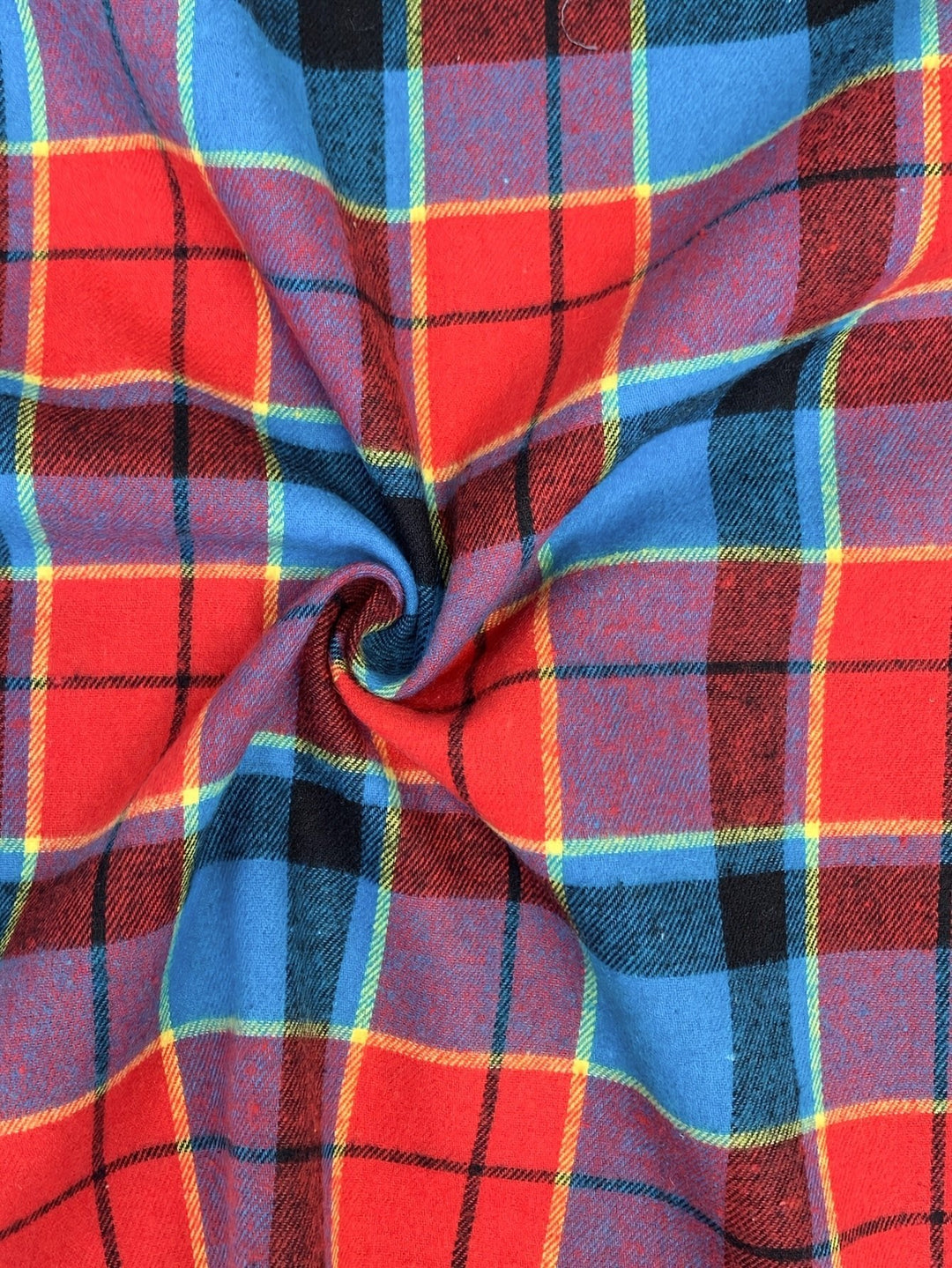 Versatile women's buffalo check shirt, relaxed fit, long sleeve, perfect for casual outings.