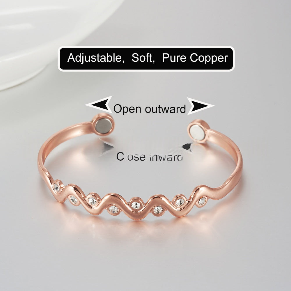Elegant copper bracelet for women, minimalist design, perfect dailywear accessory.