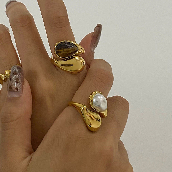 Women's statement ring, elegant amber & pearl style. Vintage jewelry, perfect fashion accessory for her.
