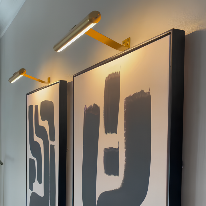 Cordless LED picture light, modern design, dimmable, remote-controlled for perfect art display.