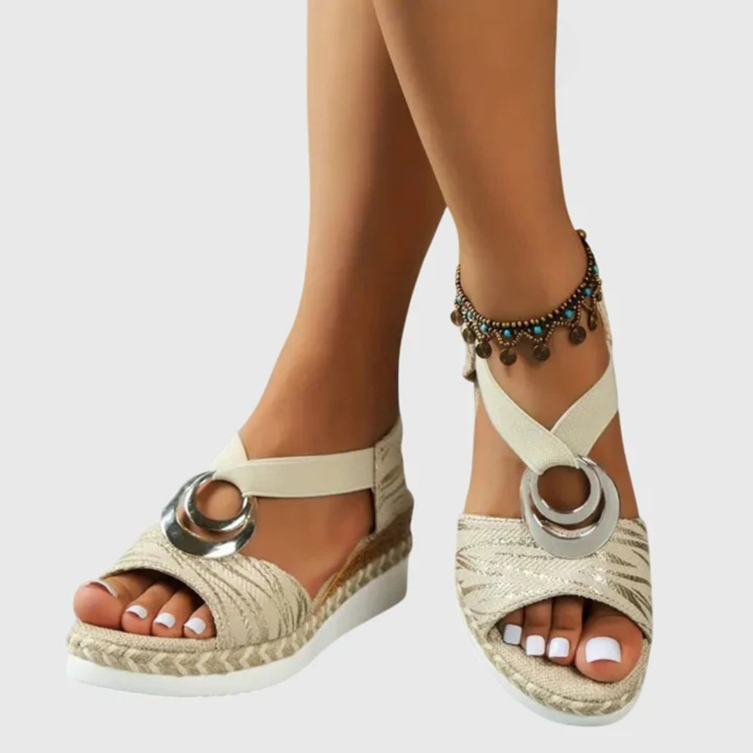 Women's arch support sandals, engineered for maximum comfort and perfect for prolonged walking.
