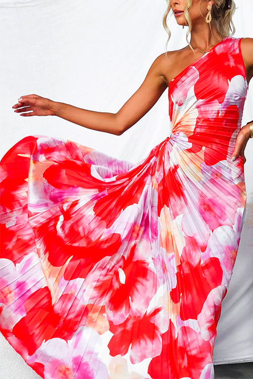 Stylish pleated one-shoulder summer dress for women, featuring an elegant design and flattering asymmetric hem.