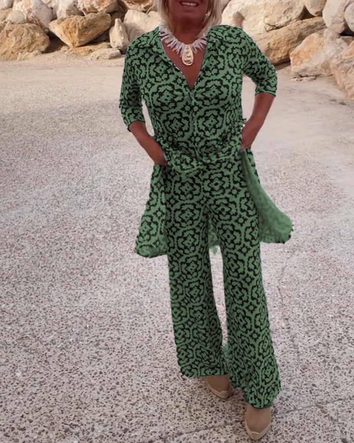 Relaxed fit women's printed V-neck tunic and wide-leg pants. Ideal comfortable loungewear set.