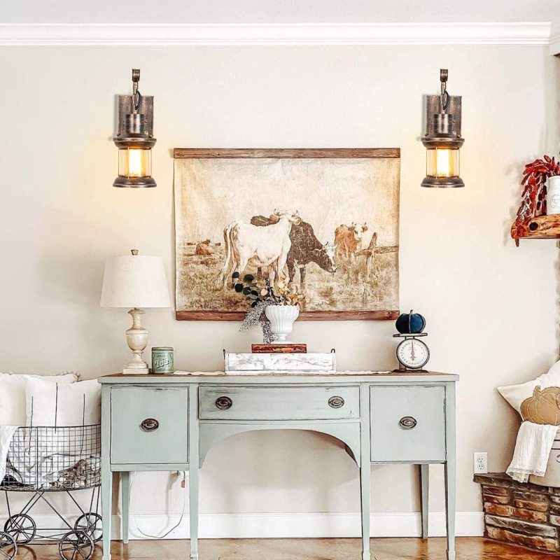 Bronze vintage wall light, a stylish E27 compatible fixture for modern and retro interiors.