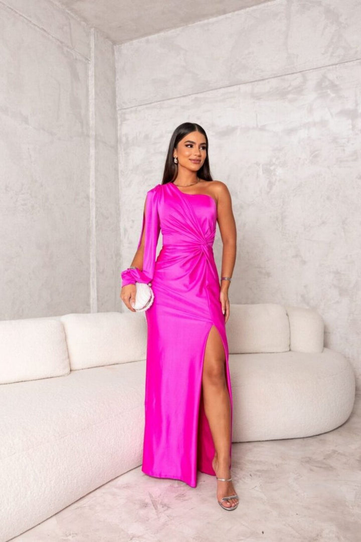 Women's Leony sleeveless party dress, an elegant and timeless fashion statement.