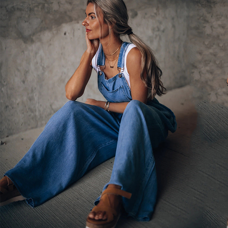Comfortable women's versatile jumpsuit, a chic one-piece outfit for stylish everyday wear.