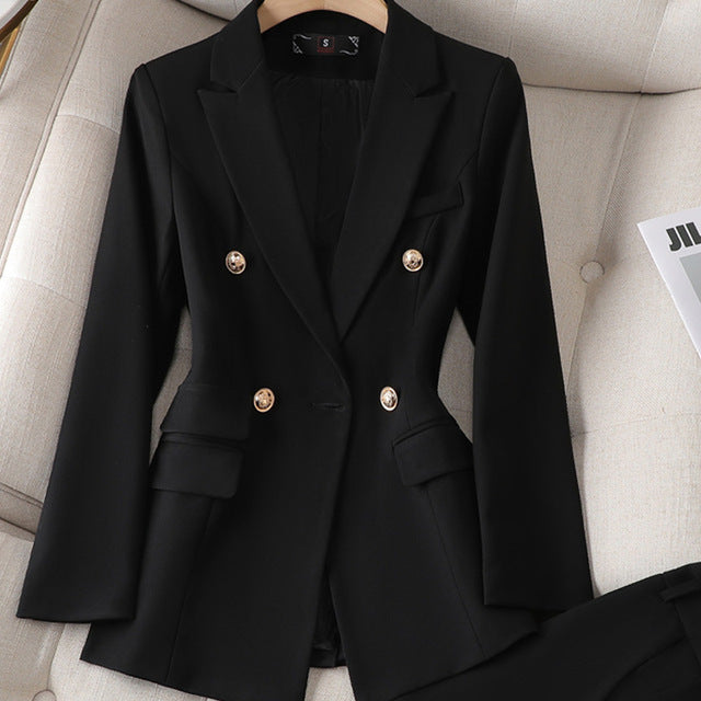 Chic women's tailored blazer, versatile for professional, formal, or casualchic layering. Modern fashion.