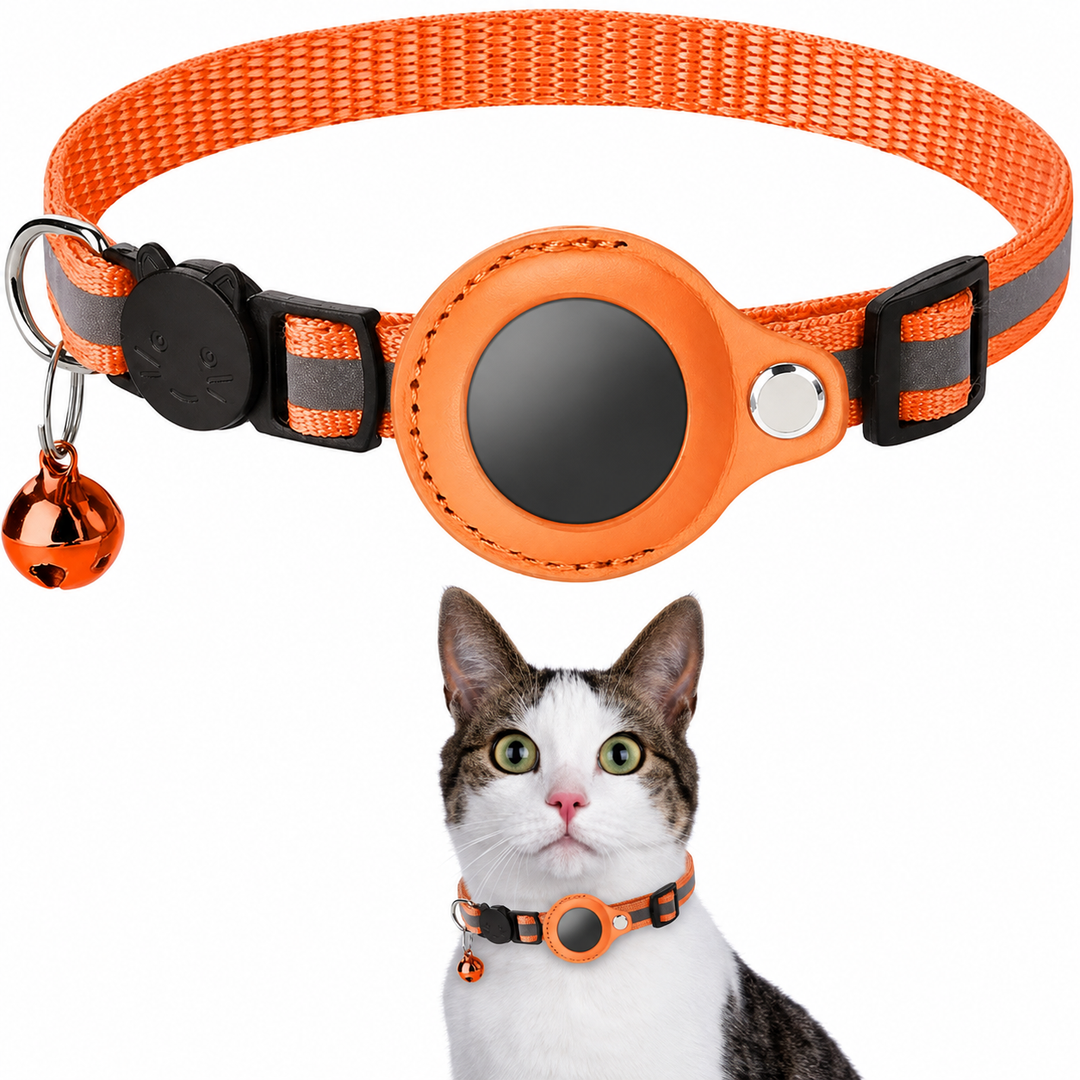 High visibility reflective cat collar for tracking, with a built-in GPS device pouch.