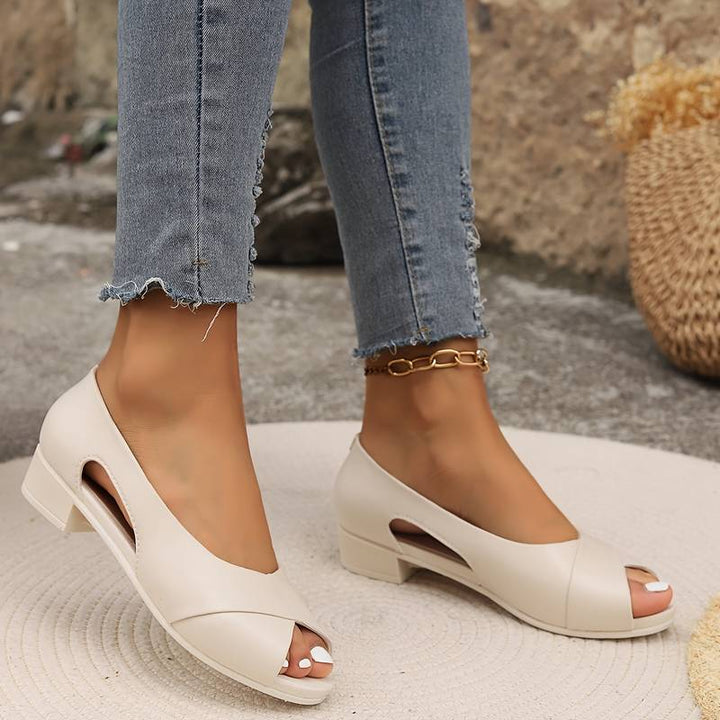 Comfortable women's arch support sandals. Orthopedic footwear designed for daily pain relief and summer style.