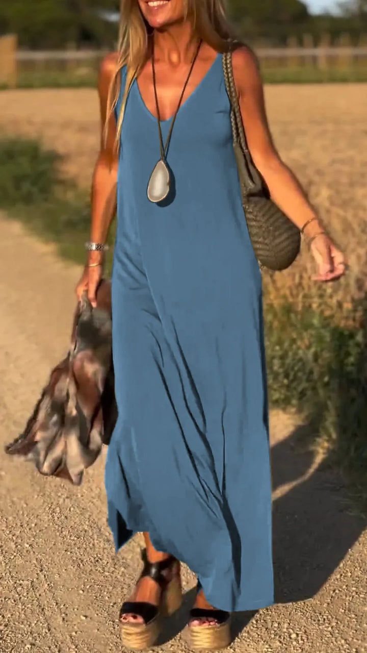 Elegant women's summer sleeveless maxi dress, perfect for casual outings or special events.
