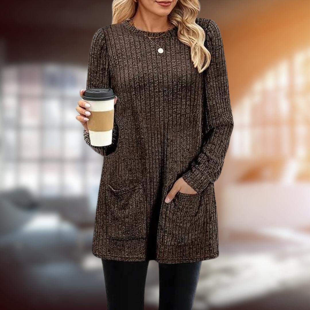 Chic women's elegant pullover sweater with long sleeves. Perfect for casual autumn & winter fashion.