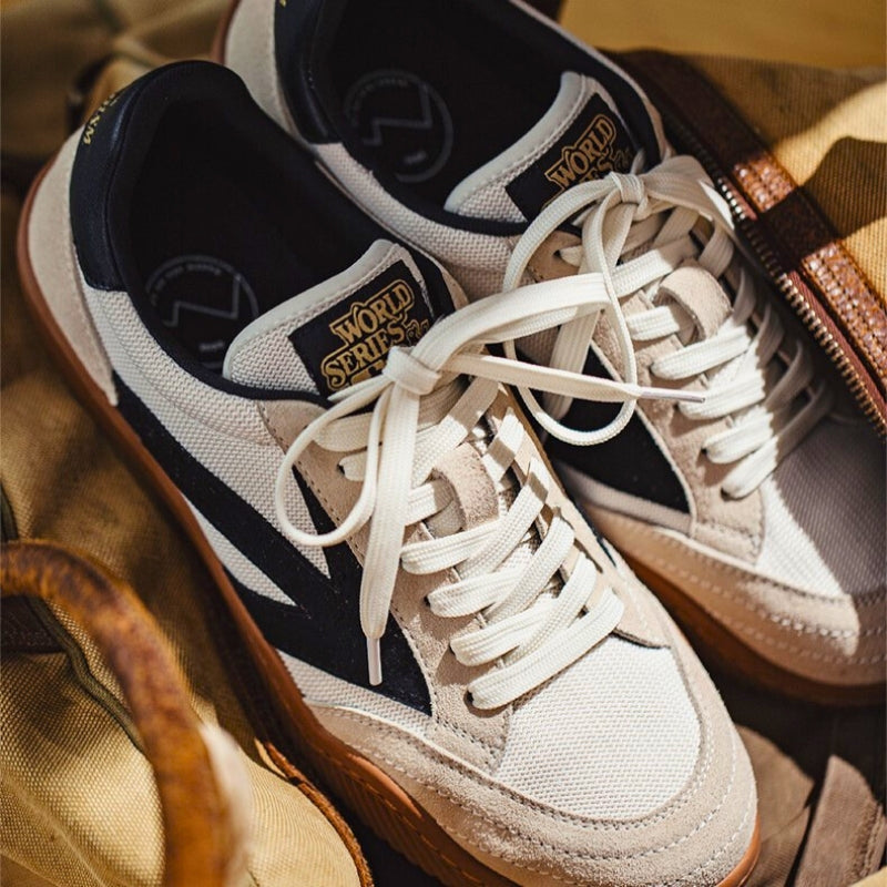 Classic men's retro orthopedic sneakers, perfect for men's fashion, providing cushioned comfort and support.