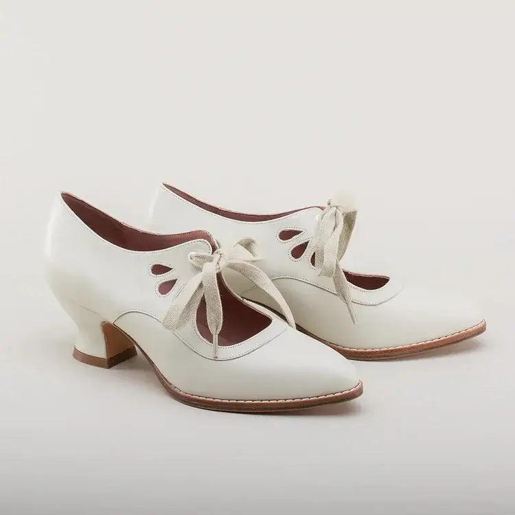 Comfortable women's orthopedic heels for pain relief, perfect for all-day wear and stylish events.