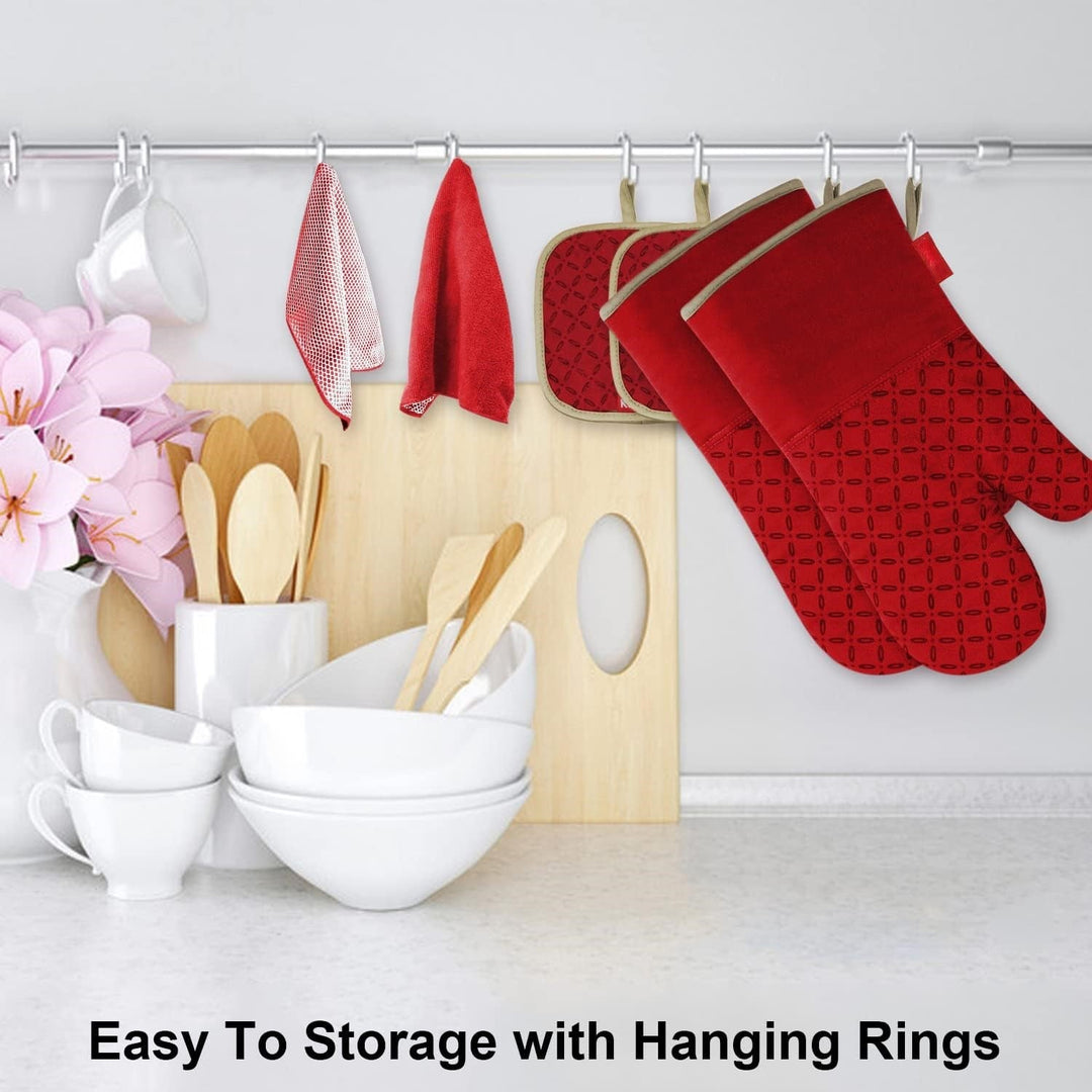 Grippy silicone heat-resistant oven mitts & pot holders, 6-piece set for secure handling in the kitchen.