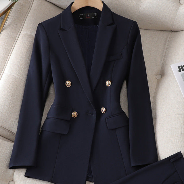 Sophisticated women's tailored blazer, ideal for professional style, business, officewear, & elegant fashion.