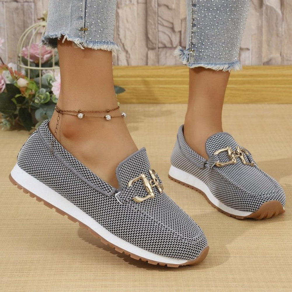 Versatile women's casual lace-up sneakers, minimalist style, solid color, perfect for everyday fashion.