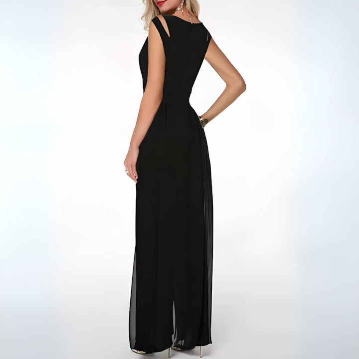Versatile women's sleeveless flared leg jumpsuit, ideal for casual chic & elegant party wear. Comfortable style.