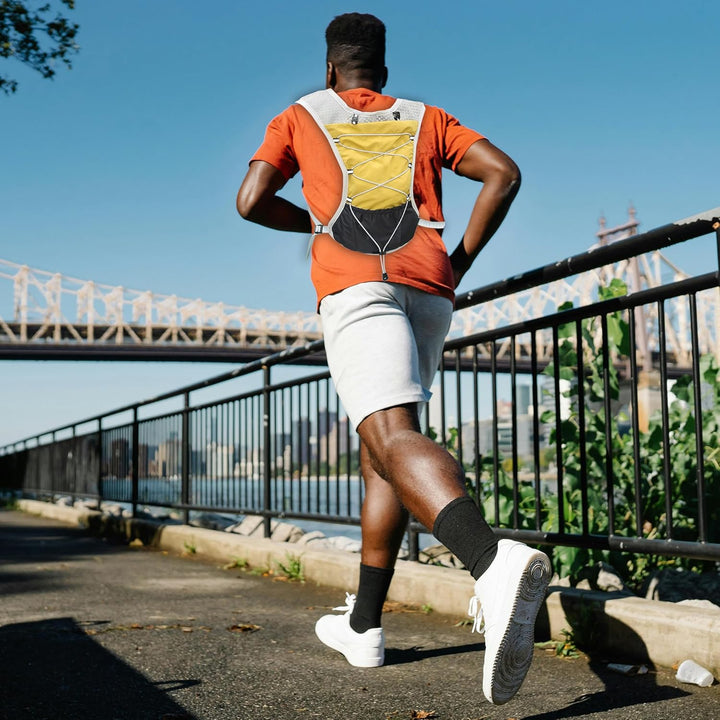 Ultra-light Dravien hydration running vest, 2L water bladder, built for speed and endurance.