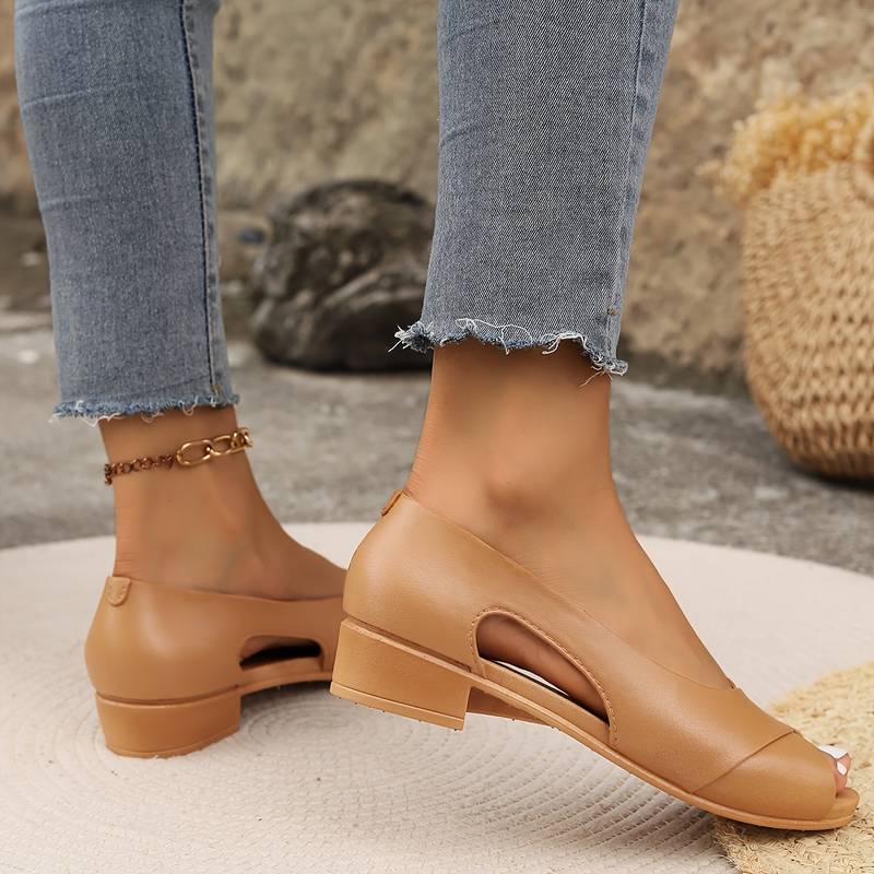 Women's casual summer sandals. Designed with excellent arch support and orthopedic comfort for everyday wear.