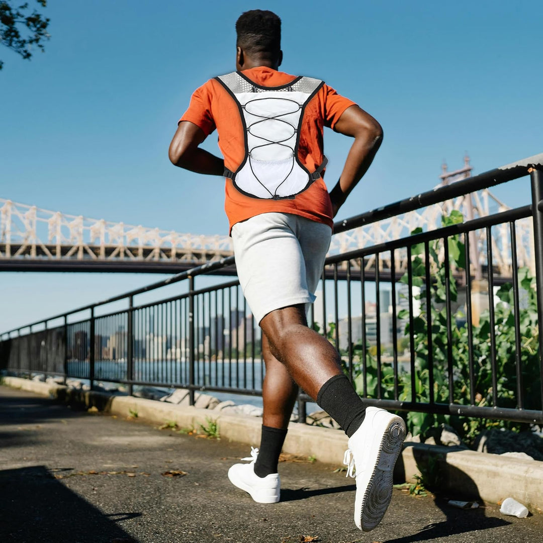 Dravien running vest, ultra-light, 2L water bladder, essential for endurance and speed.