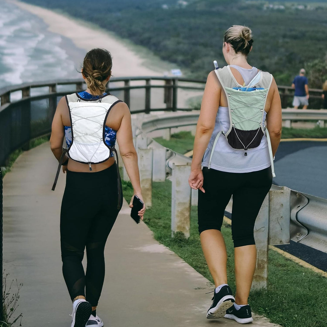 Dravien running vest, ultra-light, 2L water bladder, essential hydration for athletes.
