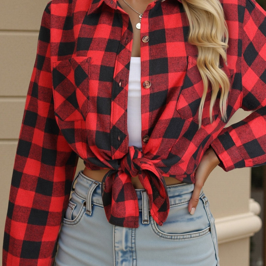 Stylish women's lumberjack shirt, relaxed fit plaid, button-up for versatile casual wear.